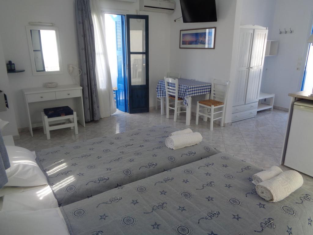 Blue And White Studios & Apartments Lefkos  ภายนอก รูปภาพ